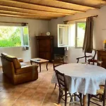 De Plain-pied Avec Jacuzzi Privatif, Jardin Et Climatisation A Sommières