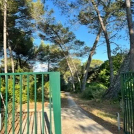 別荘 De Plain-pied Avec Jacuzzi Privatif, Jardin Et Climatisation A