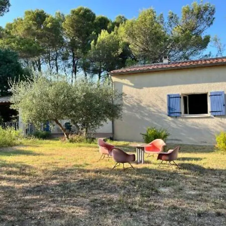 De Plain-pied Avec Jacuzzi Privatif, Jardin Et Climatisation à *